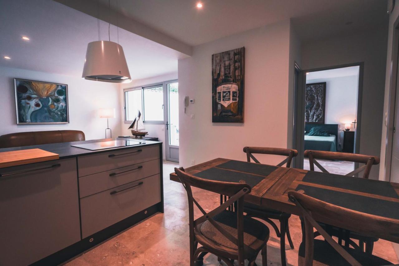 Appartement Avec Cour Privee Centre Ville Classe 4 Etoiles Remparts 1 La Rochelle  Exteriör bild