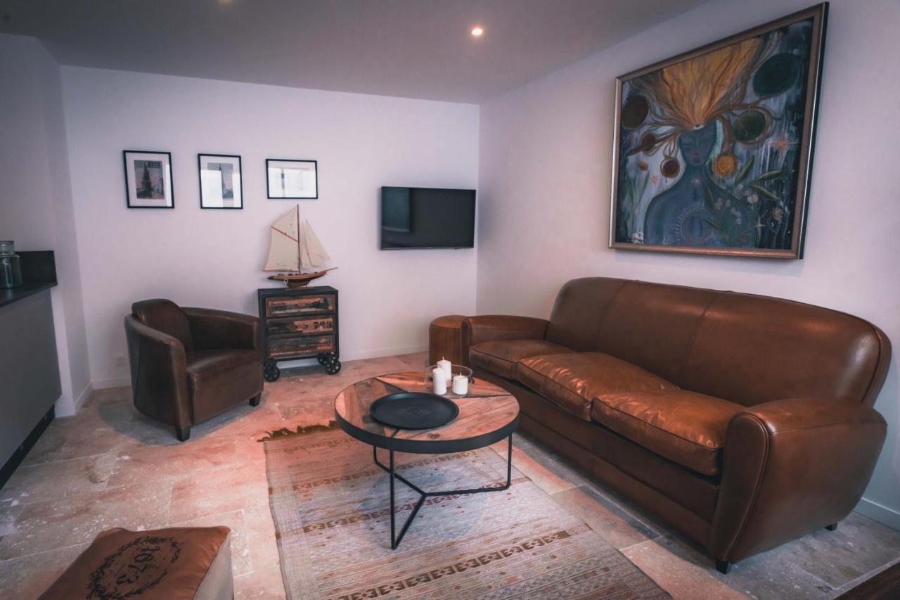Appartement Avec Cour Privee Centre Ville Classe 4 Etoiles Remparts 1 La Rochelle  Exteriör bild